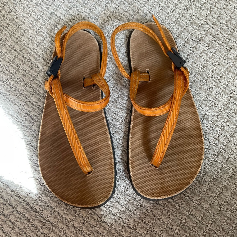 Earth runners alpha lifestyle sandals
